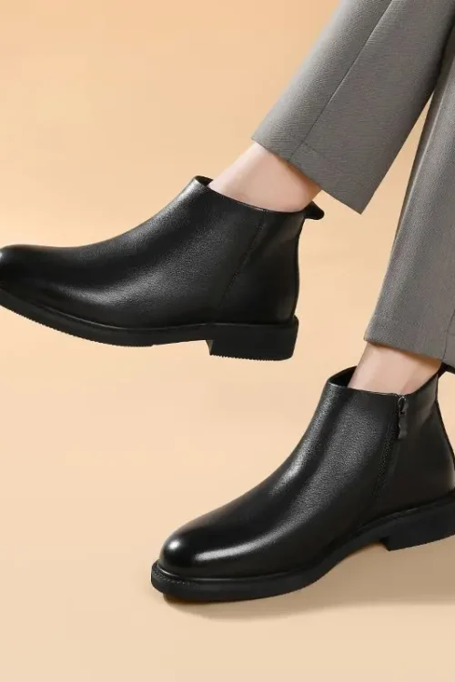 ​2025 Autumn Winter Men’s Genuine Leather Fleece Lined Chelsea Boots British Style Business Soft Sole​ Black Casual Short Boots