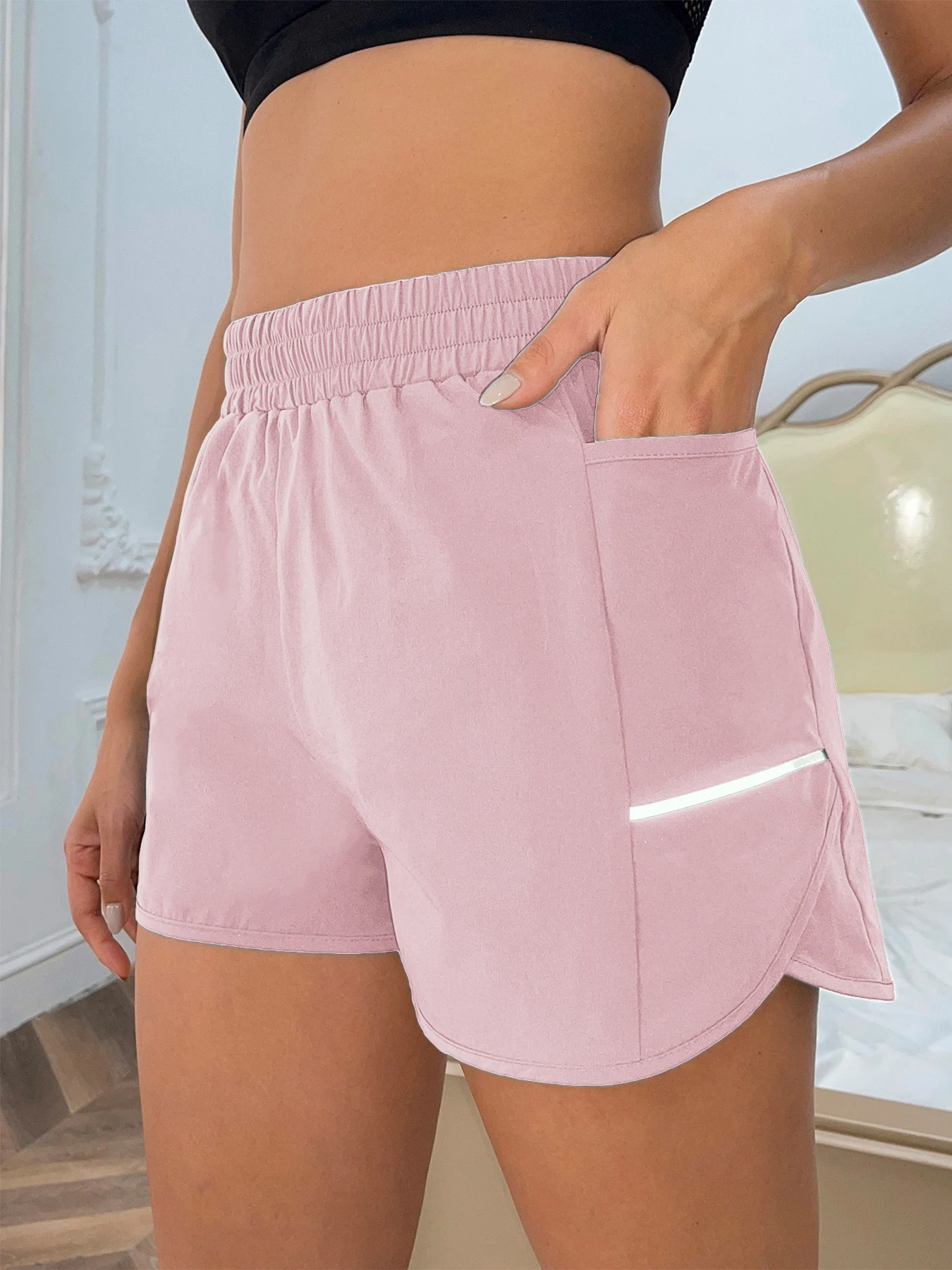 Women’s new shorts with mobile phone pocket, elastic waist, sports belt, reflective strips, casual fashion sports shorts